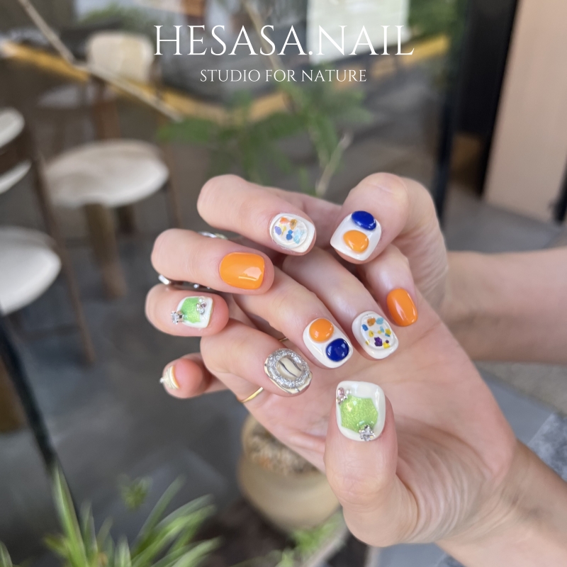 HESASA小众设计亮橙色立体捏造绘画成品豆豆短款美甲纯手工穿戴甲