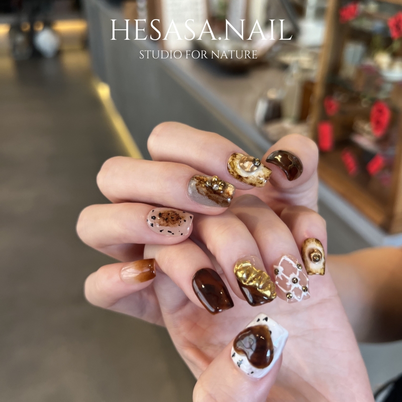 HESASA高级感焦糖色系小众设计短款立体造型纯手绘手工显白穿戴甲