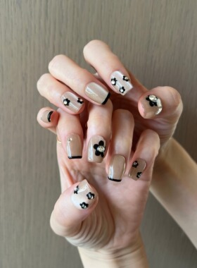 HESASA|百搭裸色短款小花贴钻成品可拆卸成品美甲纯手工穿戴甲