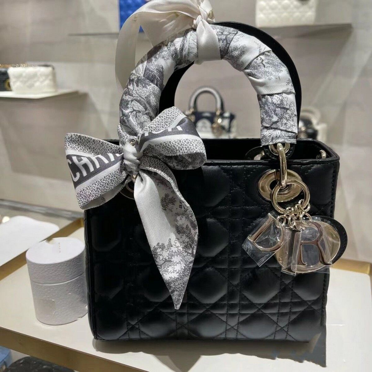 新版丛林动物真丝twilly绑包丝巾