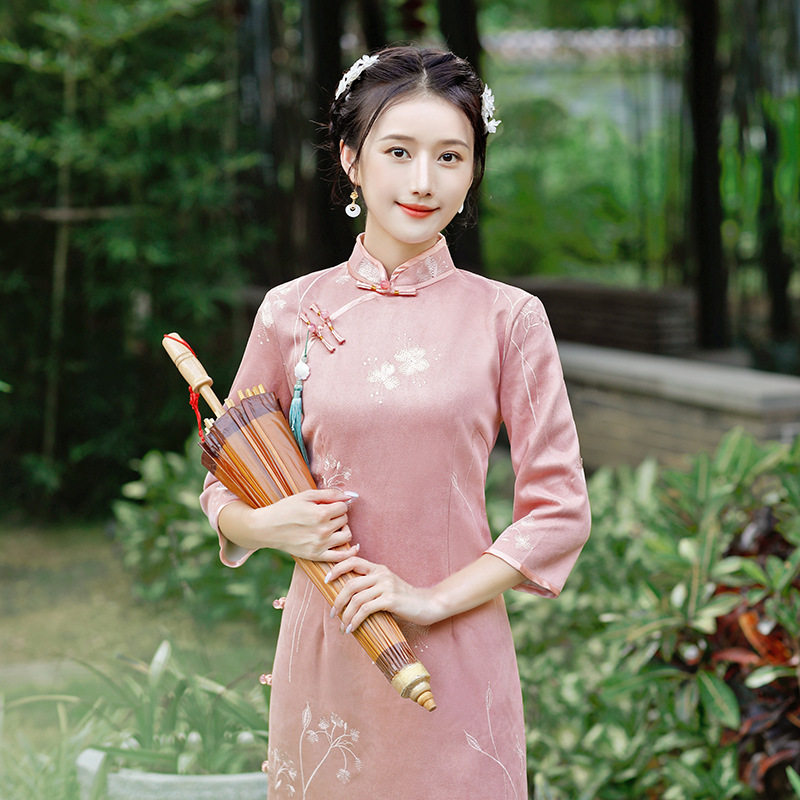 绣花春旗袍春夏新品麂绒复合婚礼宴会礼服中袖高端改良少女连衣裙