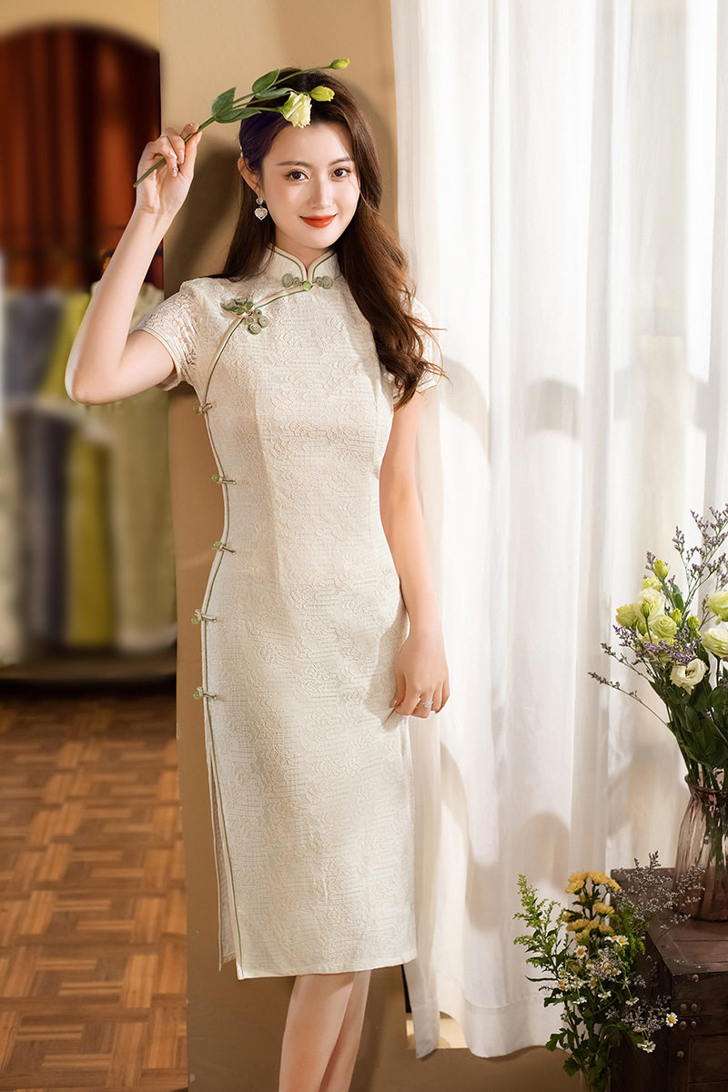 旗袍女2026新款春夏季素雅蕾丝中长款连衣裙日常可穿单层礼服年轻