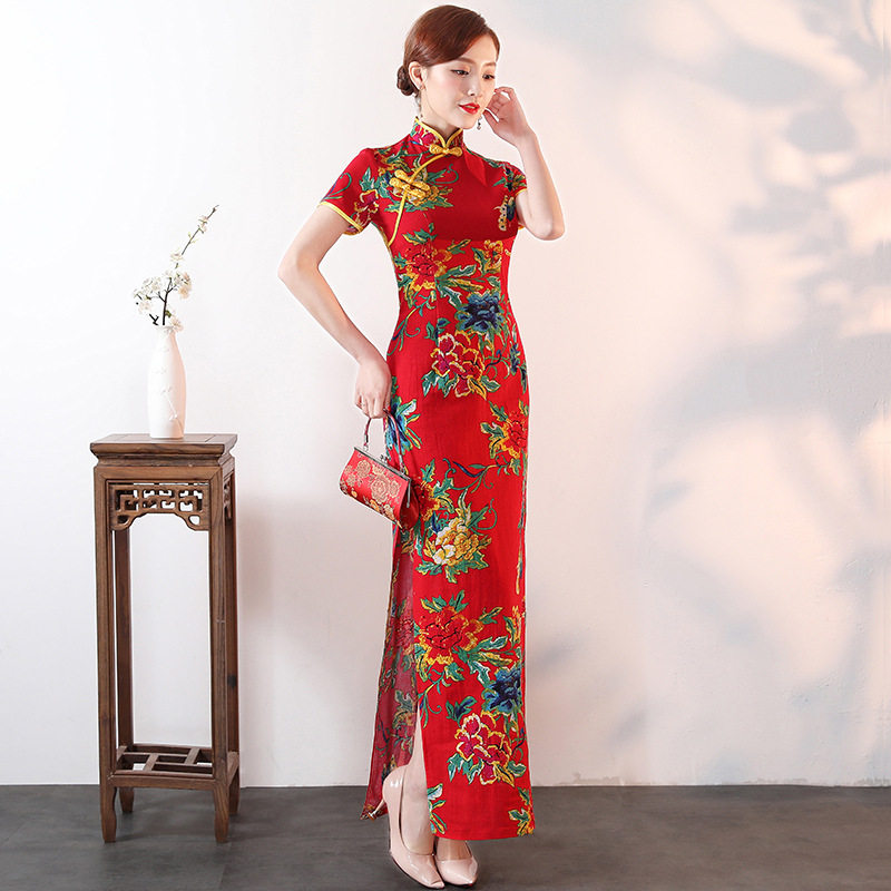 旗袍演出服2026春新款大码改良中老年走秀显瘦长款连衣裙女民族风