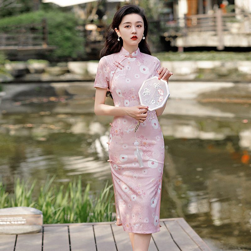 2026春夏新品甜美少女满园春色粉色年轻款日常连衣裙多丽丝宴会