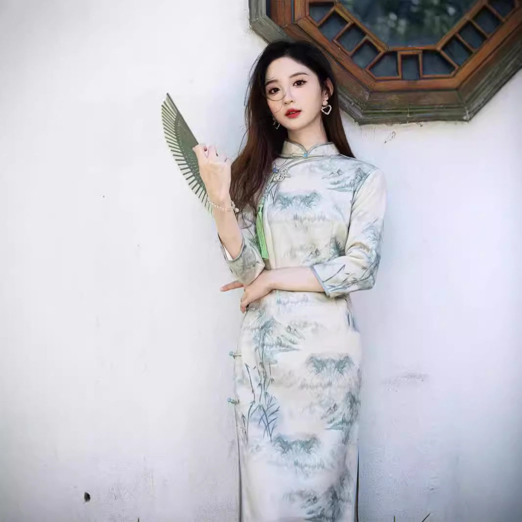 2026春季新款曼丽绒侧八扣长款旗袍水墨画文艺袍修身七分袖连衣裙