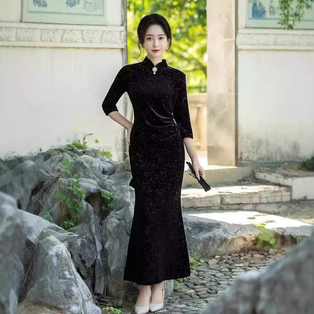 走秀金丝绒旗袍2026新款舞台黑色演出服复古七分袖修身舞蹈长礼服