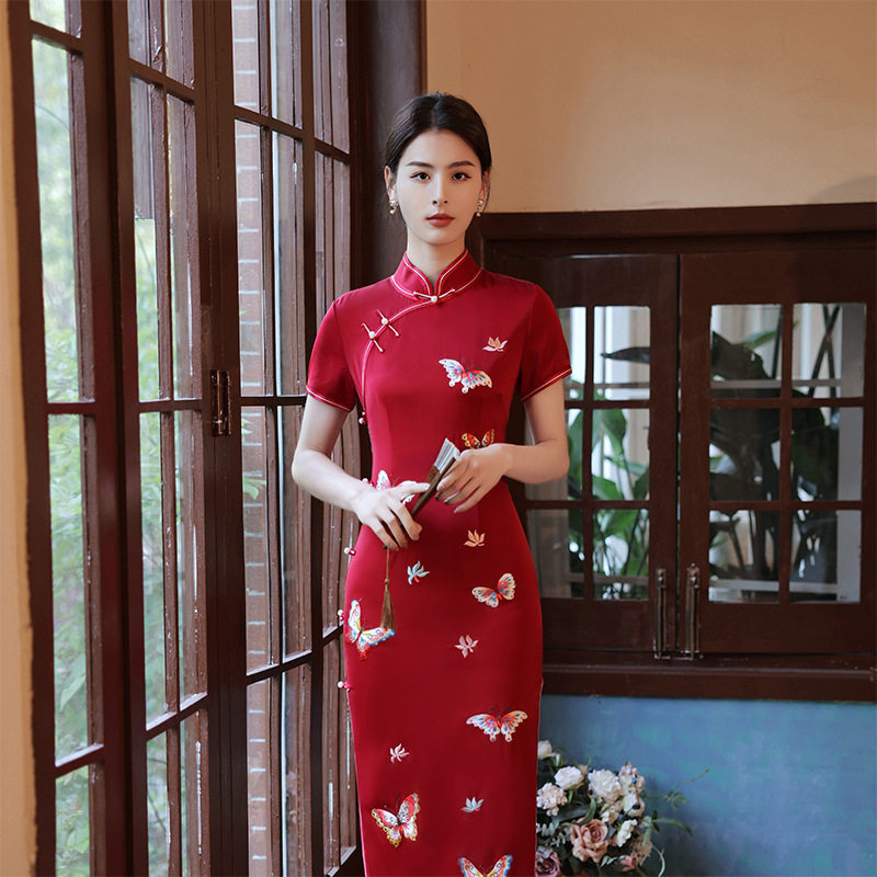 2026春夏新款旗袍复古修身醋酸绣气质连衣裙改良短袖礼服高端女装