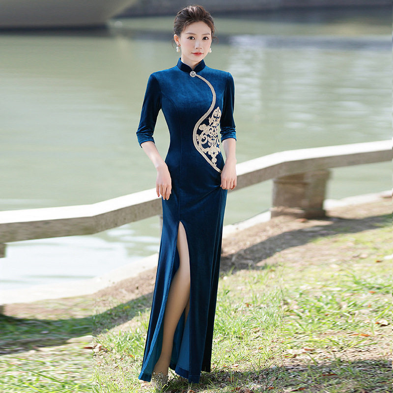 走秀旗袍2026年新款老上海复古丝绒礼服女装中式修身显瘦日常演出