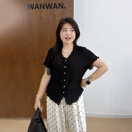 宛宛大码夏季宽松遮肚子褶皱短袖衬衫女胖妹妹设计感气质雪纺上衣