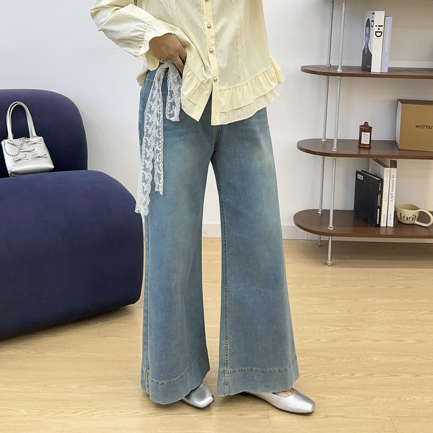 蕾丝腰带高腰阔腿牛仔裤