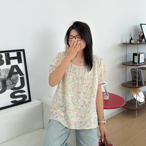 宛宛大码碎花短袖衬衫女夏季新款胖mm显瘦遮肚藏肉娃娃衫方领上衣