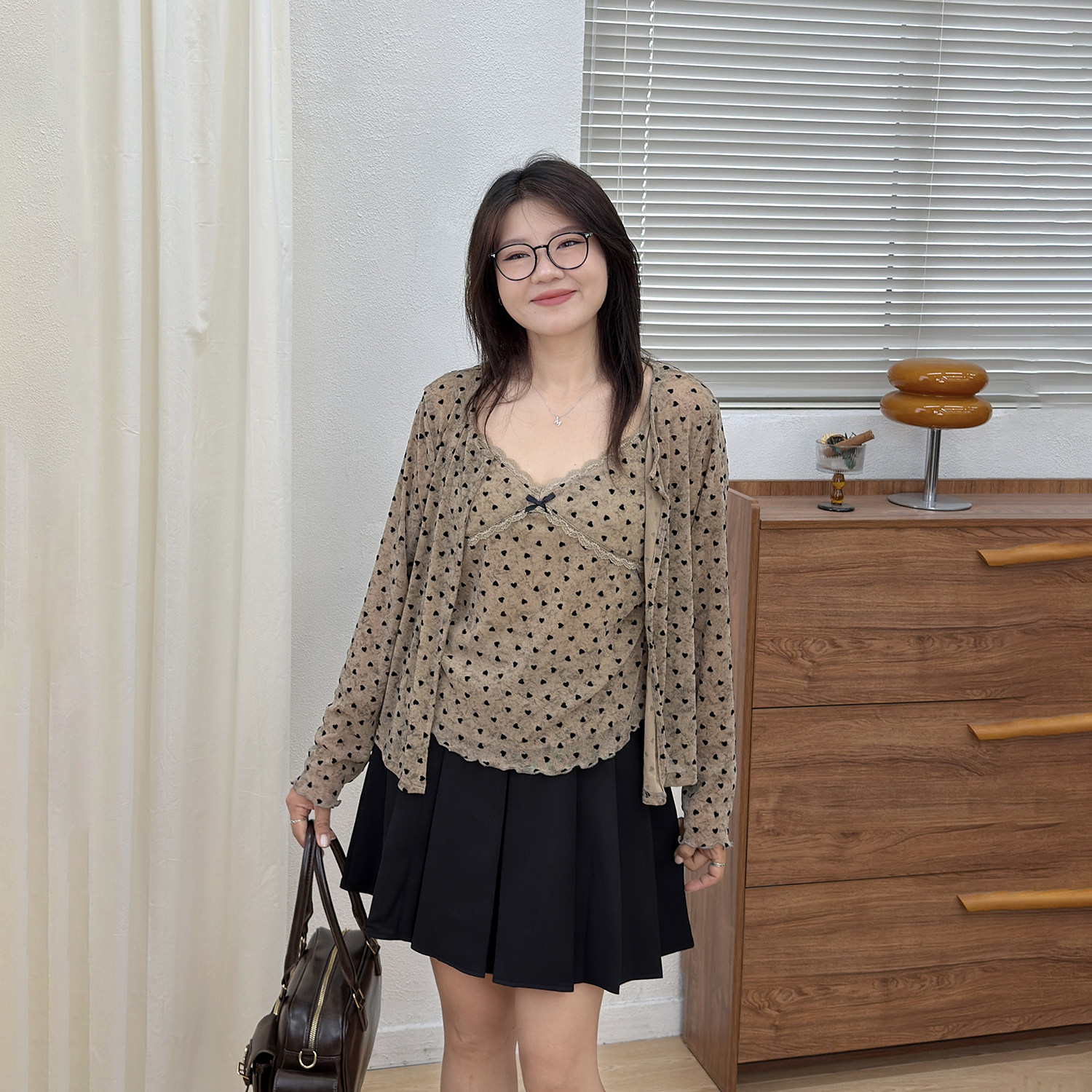 宛宛大码女胖mm韩系波点蕾丝拼接吊带背心秋季小众开衫绝美两件套图片