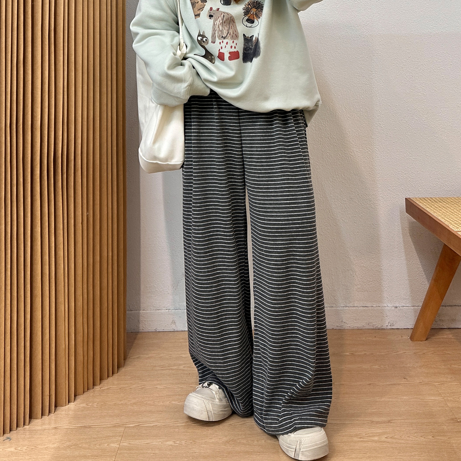 宛宛大码黑白条纹阔腿裤女秋冬季胖mm遮肉显瘦慵懒休闲针织糯米裤