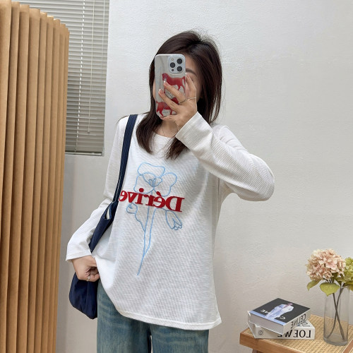 宛宛大码宽松遮肚子卡通长袖t恤女设计感胖mm内搭打底衫白色上衣