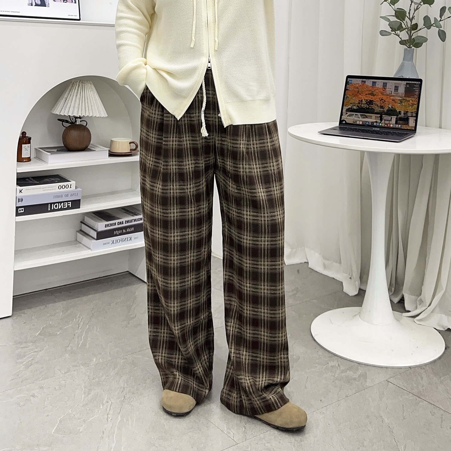 宛宛松紧高腰格子阔腿裤