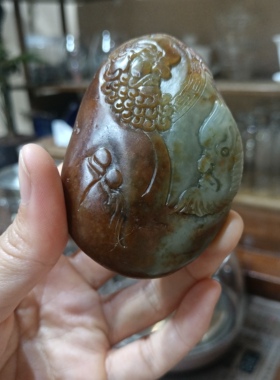 和田玉籽料枣红皮原石雕刻把件