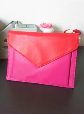 兰蔻新款化妆包红色双色拼接时尚手拿包护照包信封包