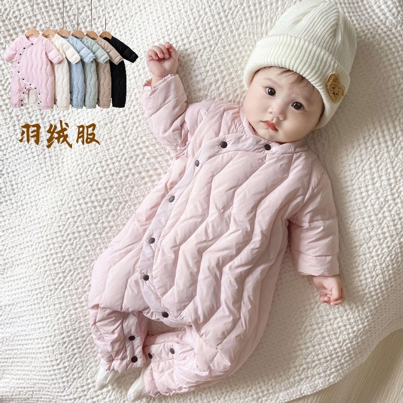 日本冬季羽绒连体衣新生婴儿爬服保暖哈衣男女宝宝白鸭绒加绒外出