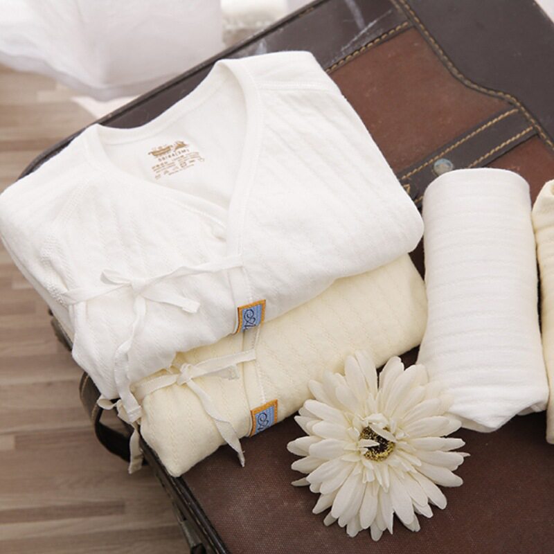 日本代购婴儿服装棉无骨贴身内衣套装新生儿0-3-6宝宝睡衣春秋冬