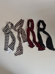 • STREET 羊绒混纺条纹针织围巾 SHY THE