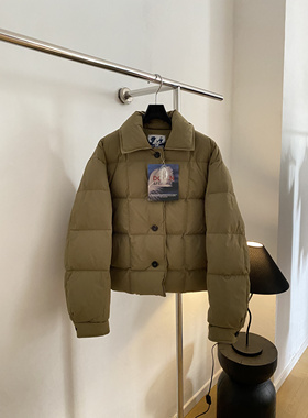 小廓形翻领羽绒服女短款利落