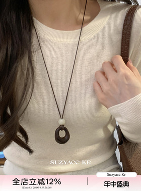 suzyacc kr镂空木质圆形吊坠长项链女复古简约通勤百搭高级毛衣链
