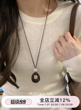suzyacc kr镂空木质圆形吊坠长项链女复古简约通勤百搭高级毛衣链