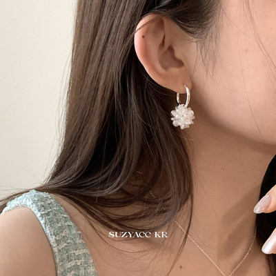 suzyacc kr夏日度假风珍珠花朵耳环女2024新款爆款高级感两戴耳圈