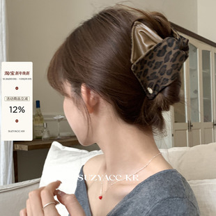 suzyacc kr轻奢复古小众pu豹纹拼接三角抓夹个性设计后脑勺盘发夹