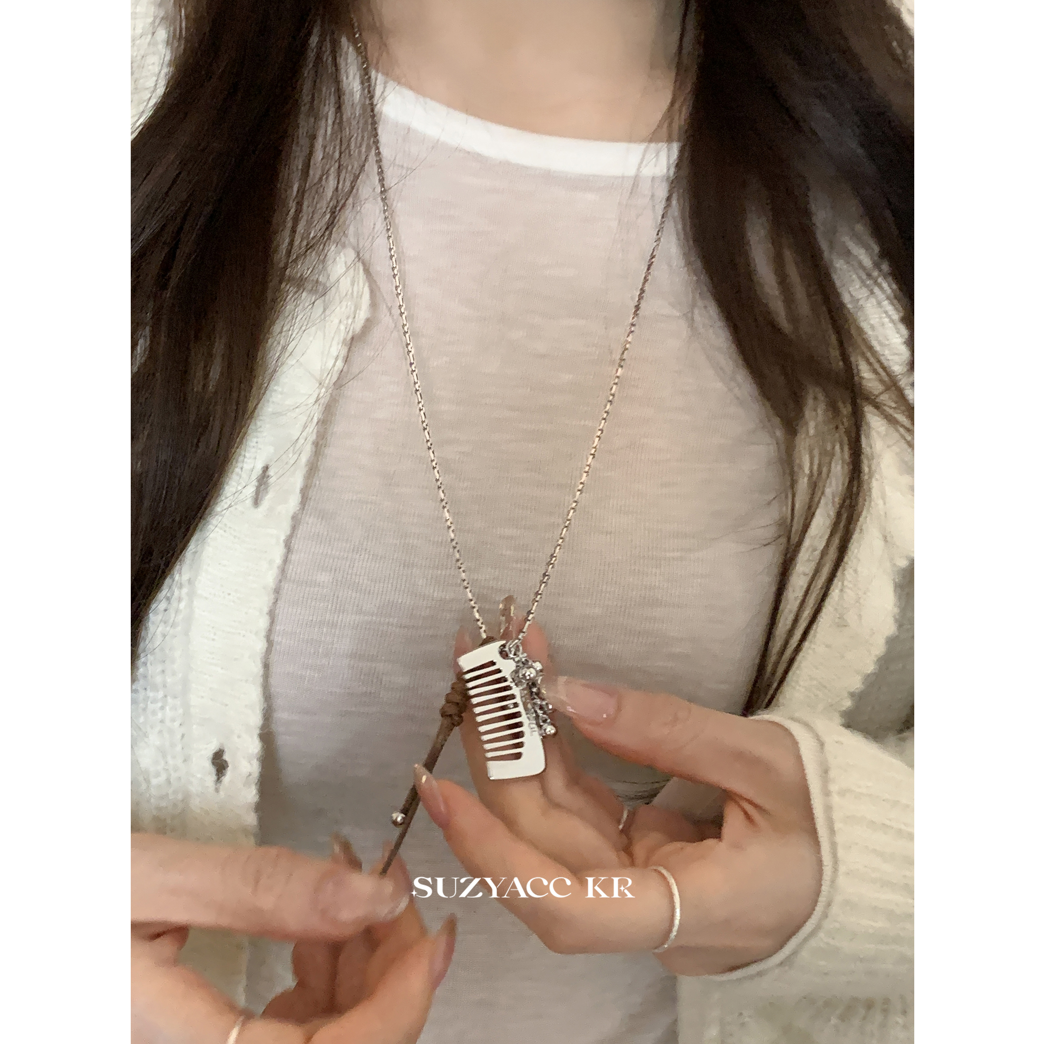 suzyacc kr小众设计感梳子勺子多吊坠毛衣链甜酷个性高级感颈链女