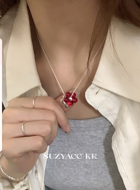 suzyacc kr红色花朵多吊坠项链2025新款复古小众简约高级感毛衣链