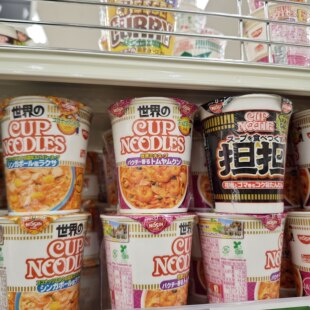 日本直邮NISSIN日清方便面代餐杯面海鲜咖喱番茄辛拉面冲泡速食面