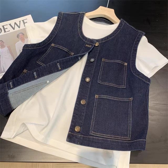 率性复古深蓝通勤牛仔马甲女圆领单排扣无袖外搭马夹宽松明线口袋