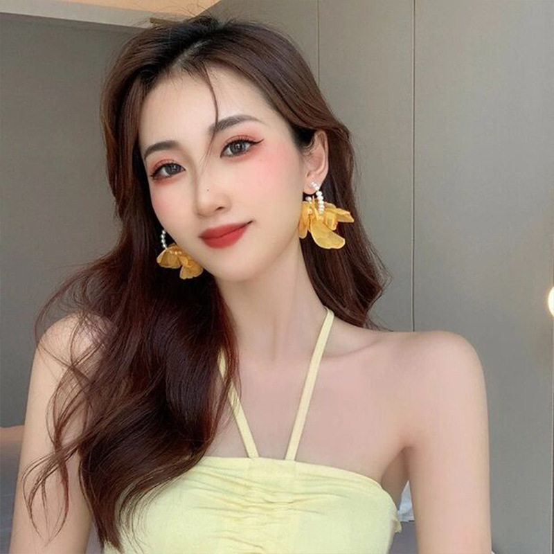 925银针黄色花瓣耳环甜美少女珍珠蕾丝花朵C形耳圈潮设计感耳饰女