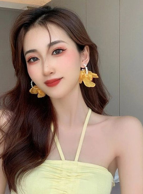 925银针黄色花瓣耳环甜美少女珍珠蕾丝花朵C形耳圈潮设计感耳饰女