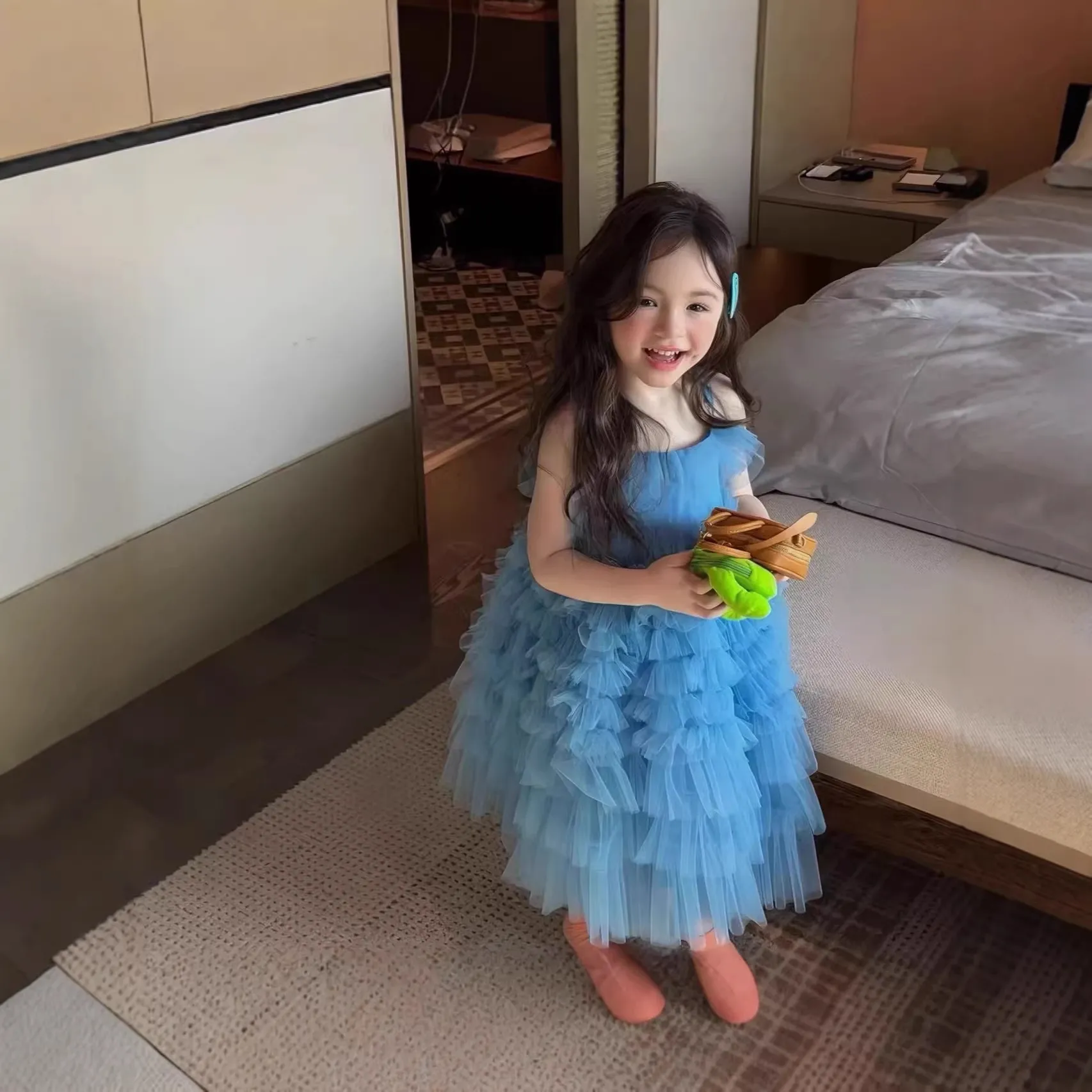女童吊带裙夏装2026新款小女孩生日拖尾礼服裙儿童网纱蓬蓬连衣裙