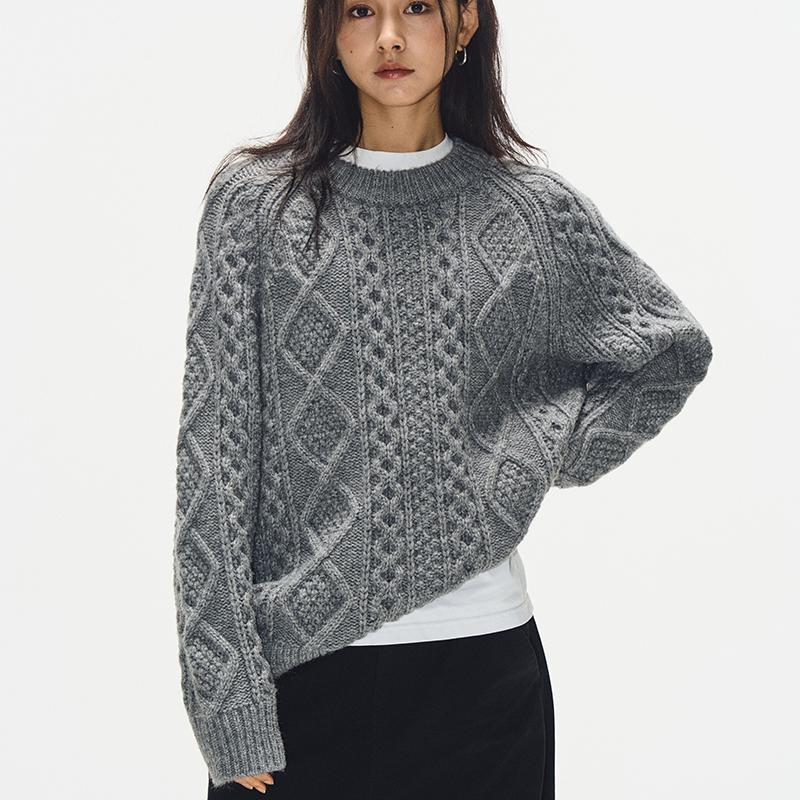 毛衣灰色绞花毛衣圆领