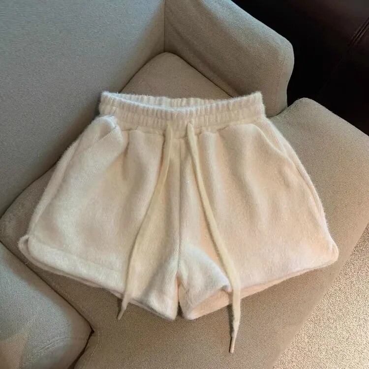 秋冬季新款绒茸短裤女水貂绒宽松新款高腰绒茸A字裤秋款外穿靴裤
