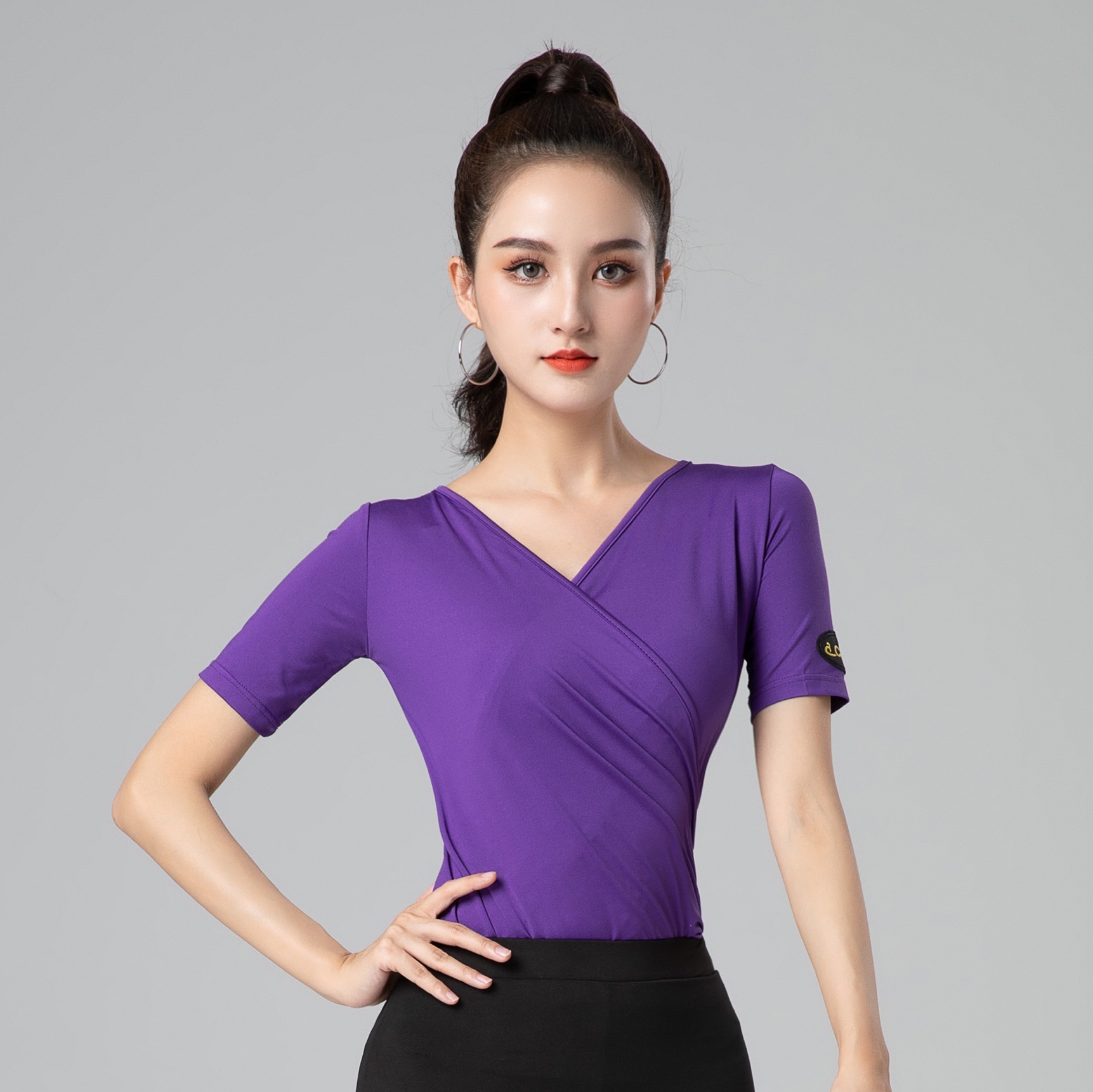 拉丁舞服装夏新款上衣短袖牛奶丝广场舞女国标交谊舞伦巴恰恰专业