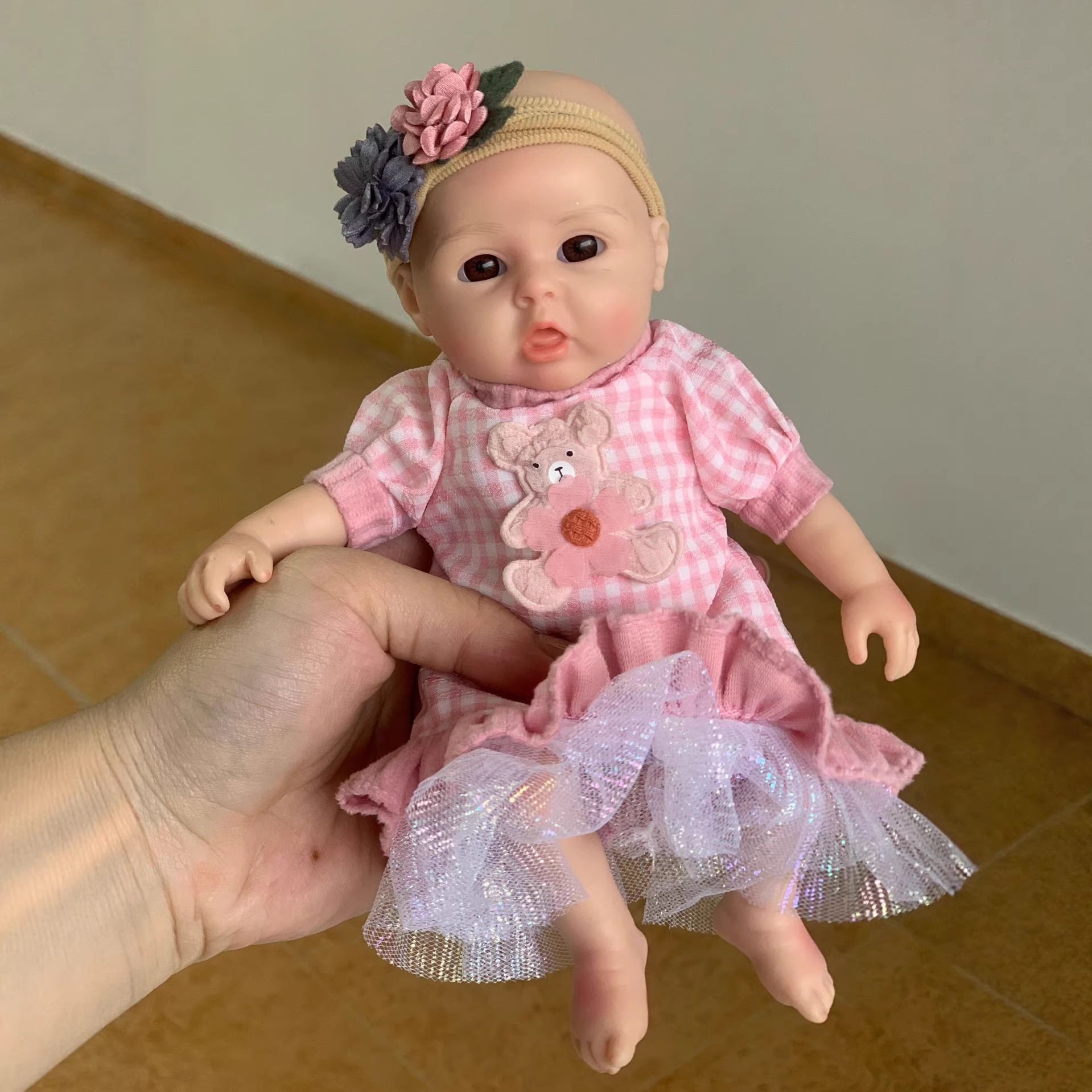 8寸实心硅胶重生娃娃柔软可拉伸迷你彩绘仿真婴儿娃娃跨境货源