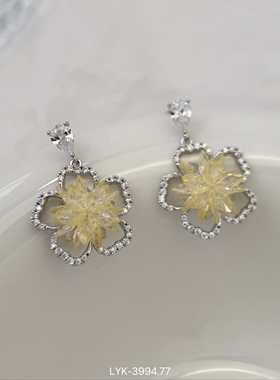 丽银短款淡黄色水晶碎冰冰耳环新款丽贝丽影高级感浅紫色花朵耳饰