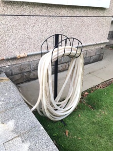 养眼铁艺花园水管架子庭院可拆卸软管支架户外立式挂架存储收纳架