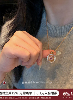 重工镂空花窗红刚玉罗盘项链镶钻