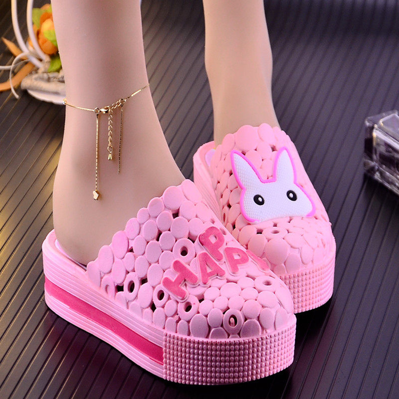 新款可爱卡通兔兔女夏厚底凉拖鞋松糕包头女室内居家软底防滑凉拖在类目 女鞋, 拖鞋中 - 来自Buy2taobao.com提供专业的淘宝代购服务