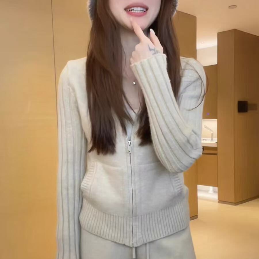 韩系休闲风运动套装女2026新款秋季爆款拉链立领上衣小众微喇裤潮