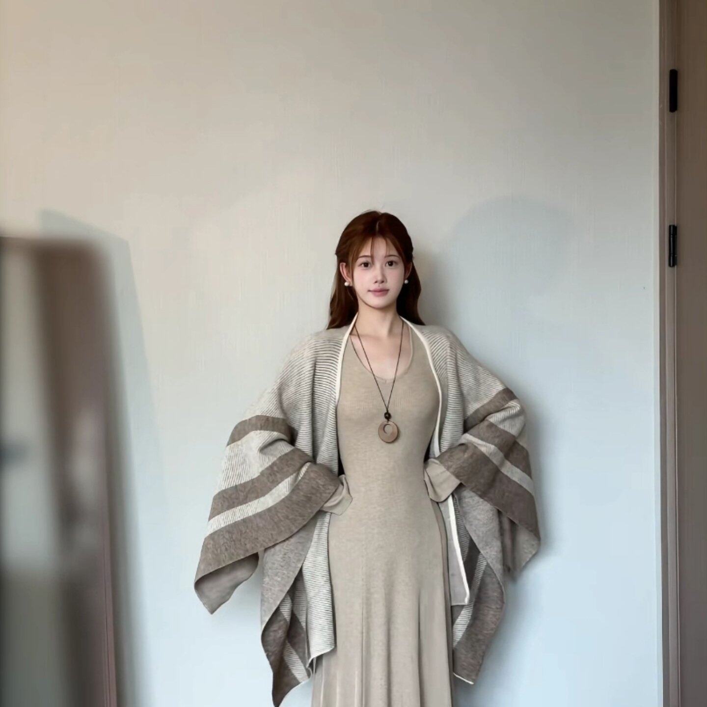 斗篷披肩女2026新款早秋围巾外套长裙女内搭针织连衣裙女两件套