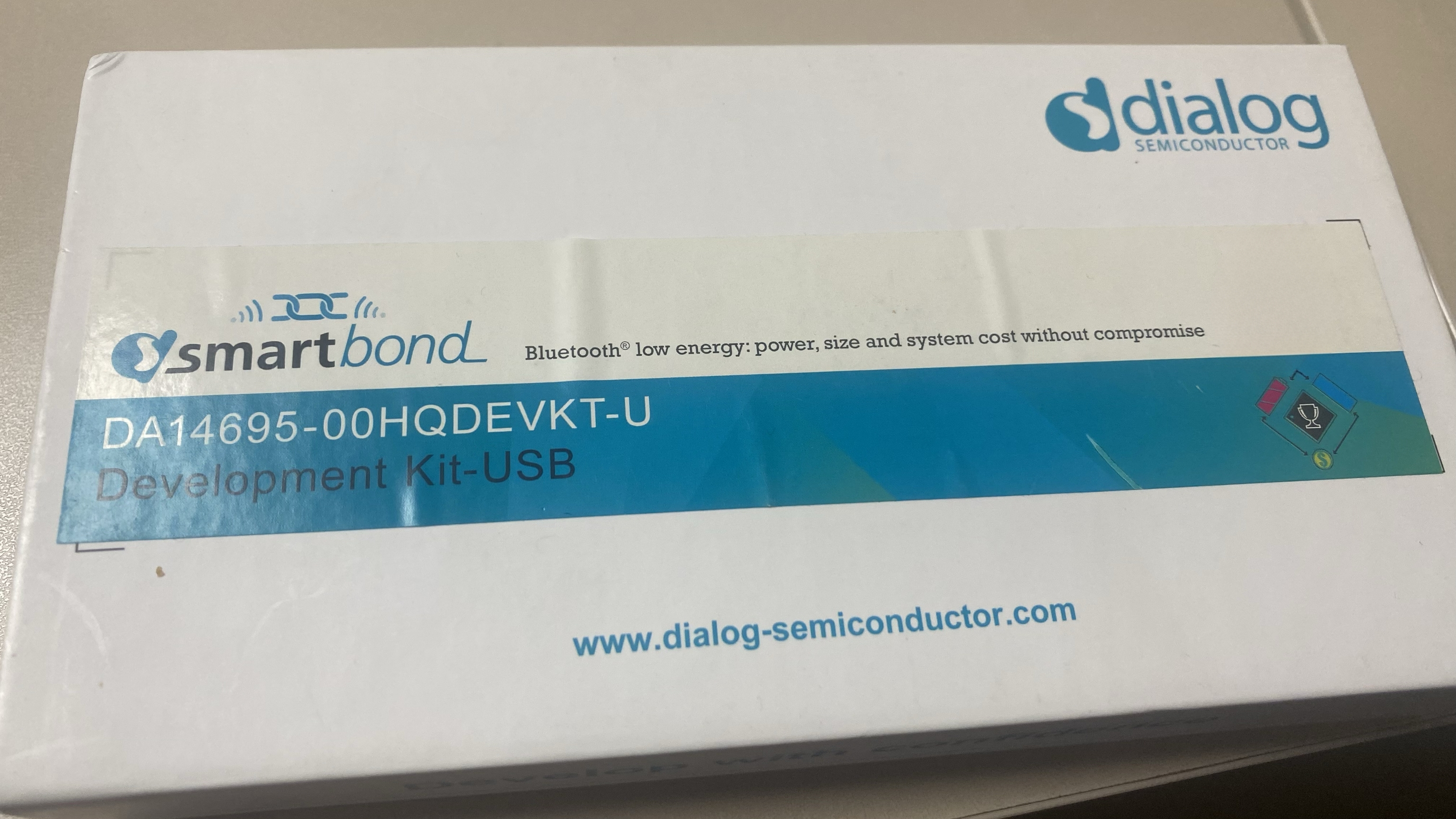 Dialog Semiconductor瑞萨的DA14695-00HQDEVKT-U开发套件