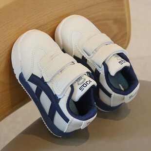 男童鞋子春秋皮面儿童运动鞋男孩跑步鞋轻便软底女童鞋幼儿园童鞋