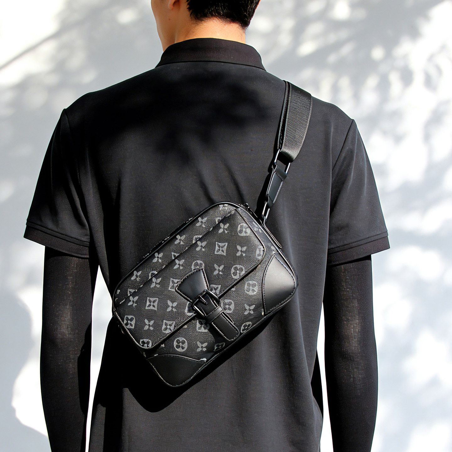 经典男士单肩斜挎包质感印花休闲横款方形青年小包大容量防水包邮