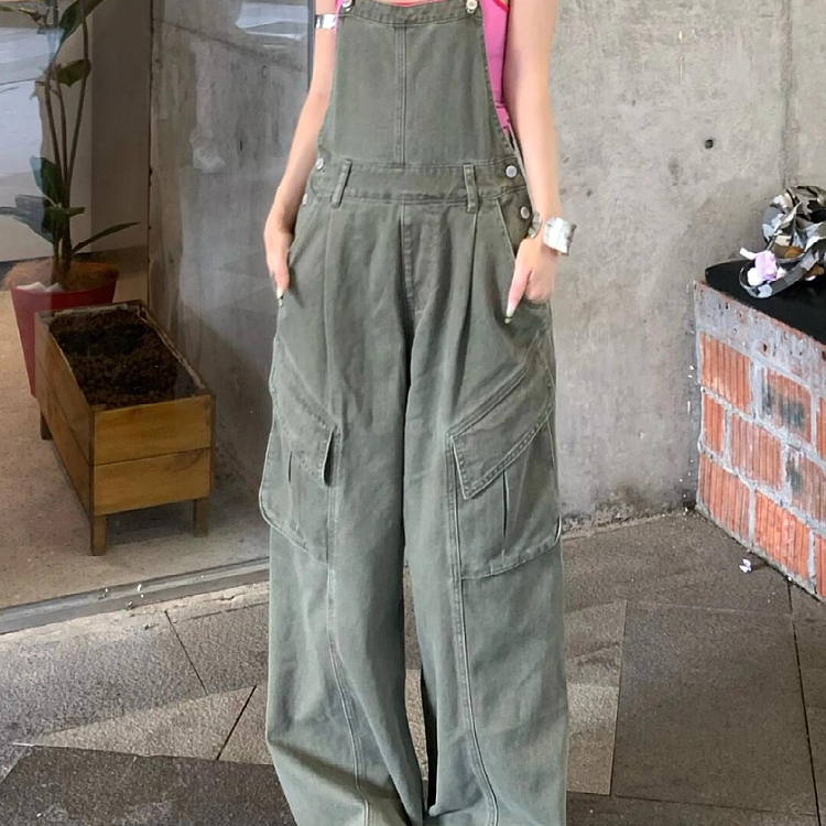 大码美式复古做旧压褶牛仔背带裤女设计感宽松阔腿多口袋工装裤潮